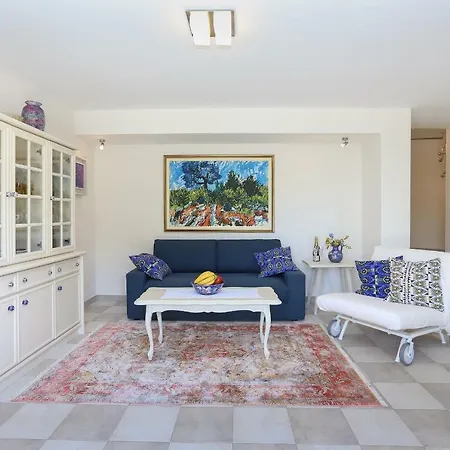 Secret Garden Barada Beach Apartment Trogir Exterior photo