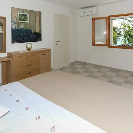 Secret Garden Barada Beach Apartment Trogir Exterior photo
